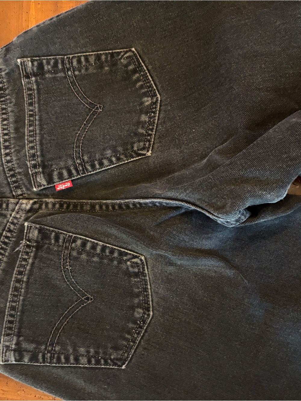 Vintage Levi Women’s 550 black  Denim Jeans with Red Tab